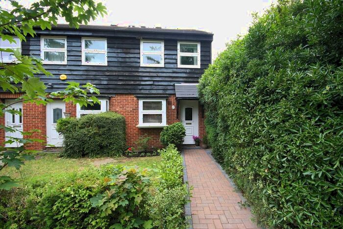 2 Bedroom Property To Rent In Moreton Avenue, Osterley, Isleworth, TW7