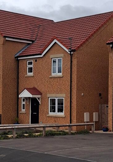 3 Bedroom Semi-Detached House To Rent In Marsh Way, S42