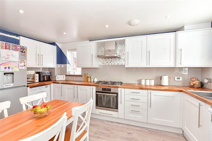 3 Bedroom Semi-Detached House For Sale In Tatlow Chase, Littlehampton, West Sussex, BN17