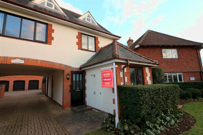 2 Bedroom Property For Sale In Park Green Mews, Park Lane, Old Knebworth, Knebworth, SG3