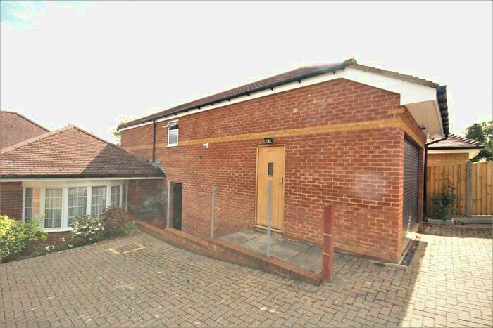 1 Bedroom Town House To Rent In South Park Crescent, Gerrards Cross, SL9