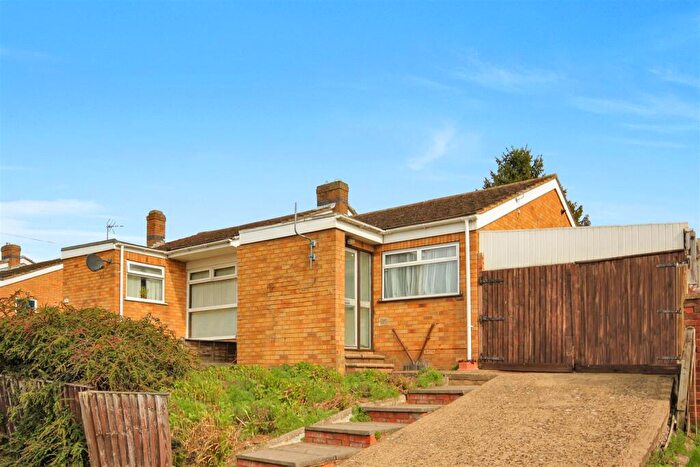 3 Bedroom Semi-Detached Bungalow For Sale In Scott Road, Wellingborough, NN8