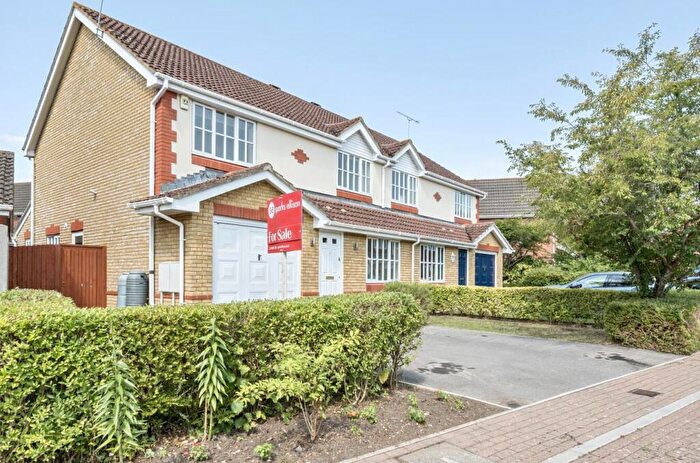 4 Bedroom Semi-Detached House For Sale In Larkspur Drive, Knightwood Park, Chandlers Ford, SO53
