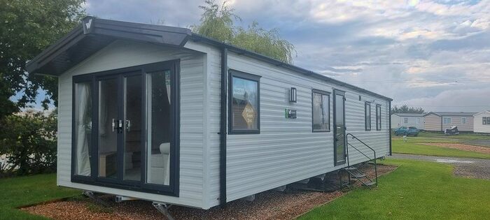2 Bedroom Property For Sale In Burmarsh, Romney Marsh, TN29
