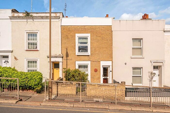 3 Bedroom Terraced House For Sale In Crescent Road, Woolwich, SE18
