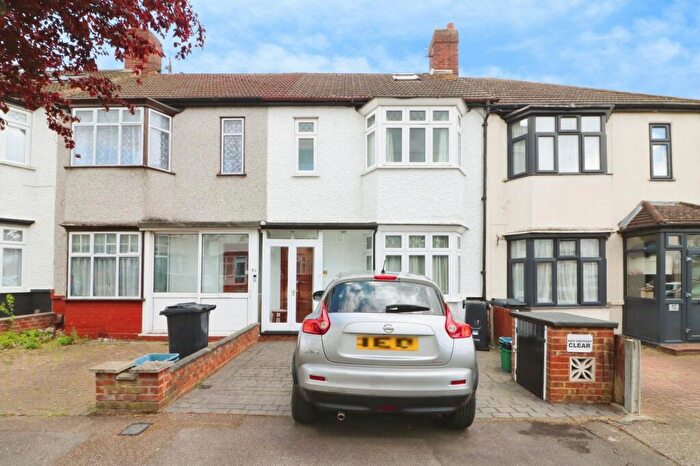 4 Bedroom Terraced House For Sale In Warren Road, Ilford, IG6