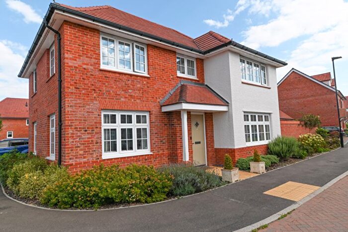 4 Bedroom Detached House For Sale In Evelyn Close, Waterlooville, PO7