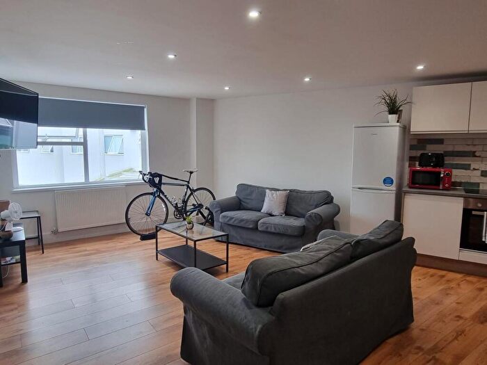 3 Bedroom Apartment To Rent In Tamar House Bed Apartments, Plymouth, PL1