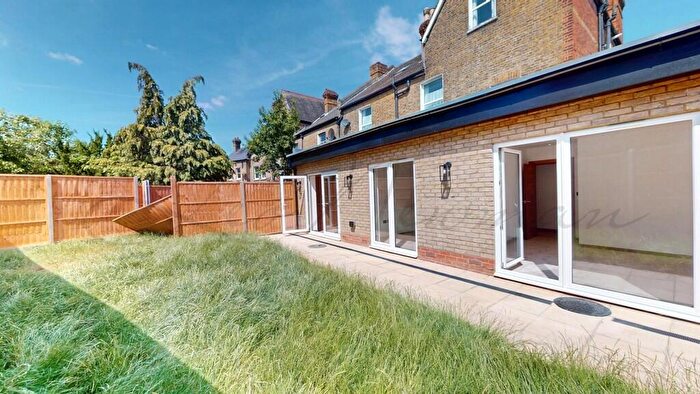 2 Bedroom Flat To Rent In Colyton Road, London, SE22
