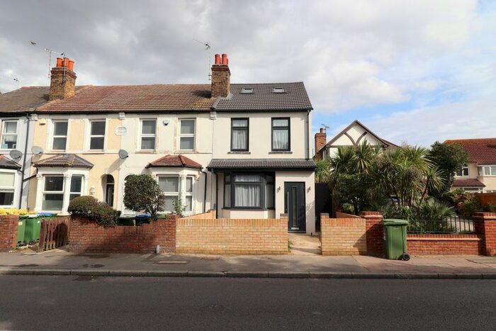 4 Bedroom End Of Terrace House To Rent In Long Lane, Bexleyheath, DA7