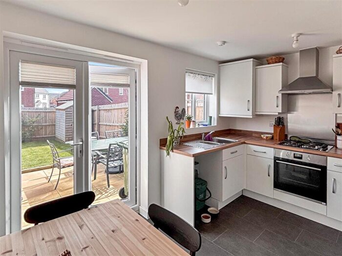 2 Bedroom End Of Terrace House For Sale In Anslow Road, Wellesbourne, CV35