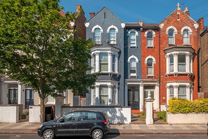 2 Bedroom Flat For Sale In Sisters Avenue, London, SW11