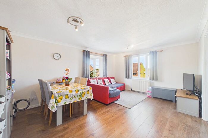 2 Bedroom Maisonette For Sale In Darby Vale, Warfield, Berkshire, RG42