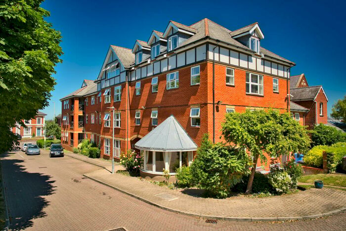 2 Bedroom Retirement Property For Sale In Harrison Close, Hitchin, SG4