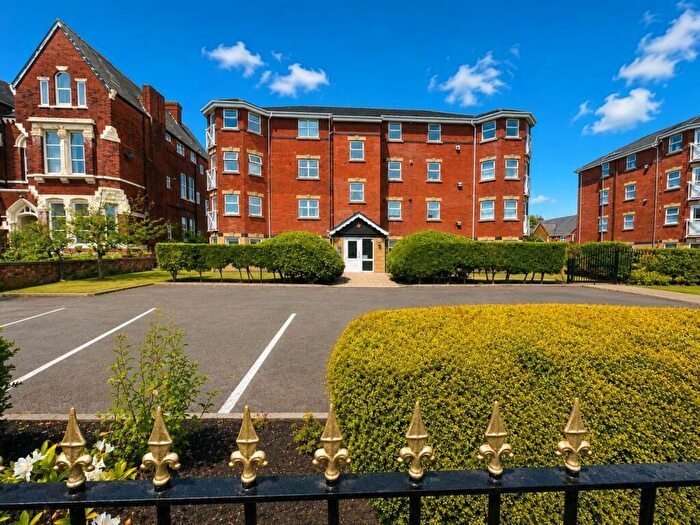 2 Bedroom Apartment For Sale In Carnoustie Close, Southport, PR8