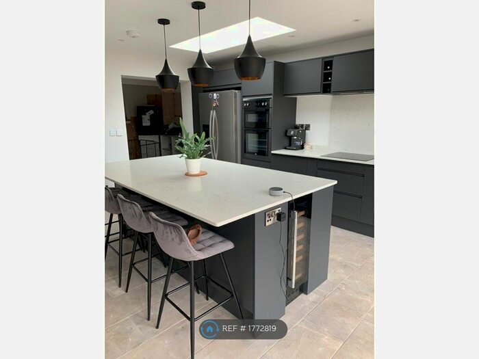 3 Bedroom Terraced House To Rent In Kingfisher Close, London, SE28