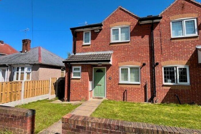 2 Bedroom End Of Terrace House To Rent In Derby Road, Chesterfield, S40