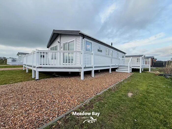 2 Bedroom Park Home For Sale In Manor Road, Hayling Island, PO11