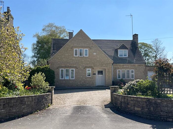 3 Bedroom Detached House For Sale In Lansdowne, Bourton-On-The-Water, Cheltenham, GL54