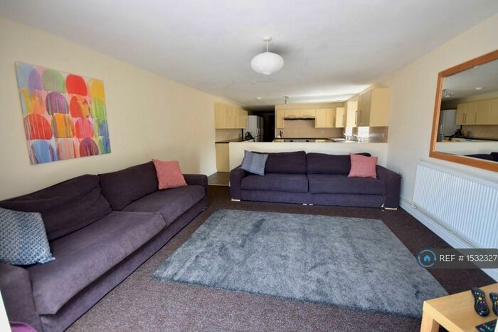 10 Bedroom Semi-Detached House To Rent In Wyeverne Road, Cardiff, CF24