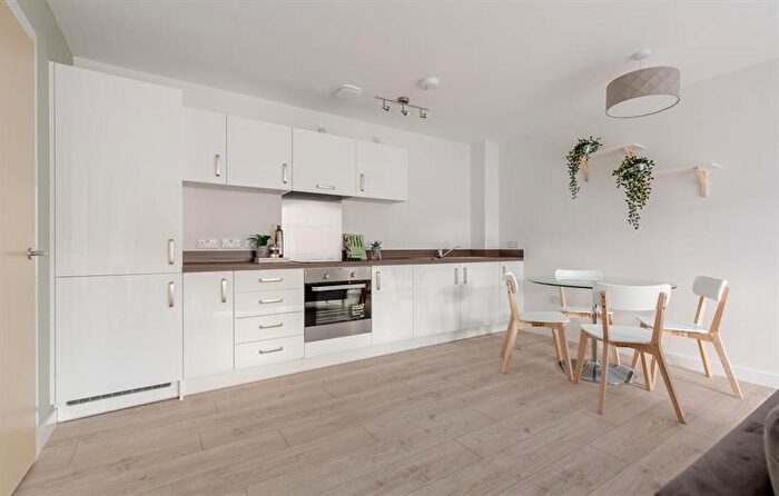 3 Bedroom Apartment To Rent In South Carron Wynd, Edinburgh, EH6