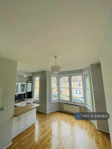 1 Bedroom Flat To Rent In Worlingham Road, London, SE22