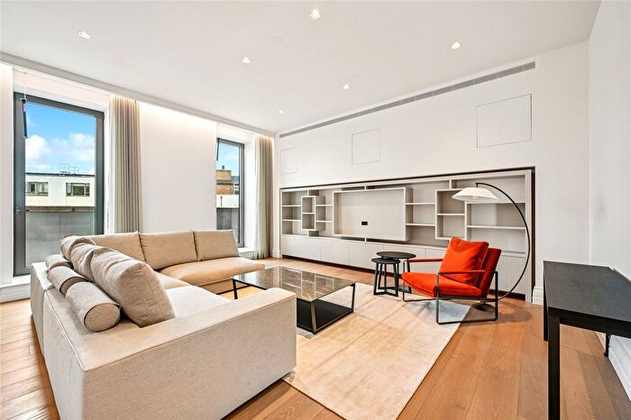 3 Bedroom Flat To Rent In Portland Place, London, W1B