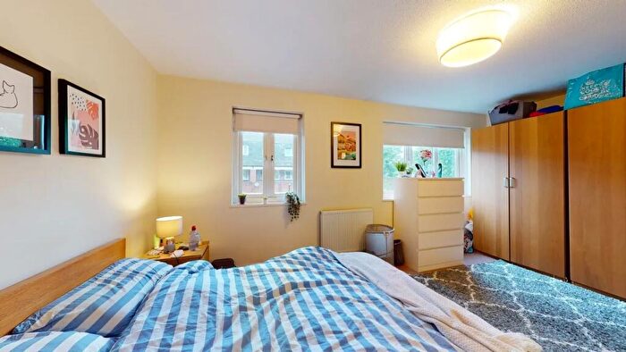 3 Bedroom House To Rent In Wynford Road, London, N1