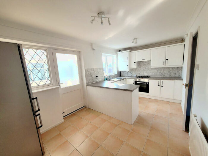 3 Bedroom Semi-Detached House To Rent In Wellen Way, Middleton, M24