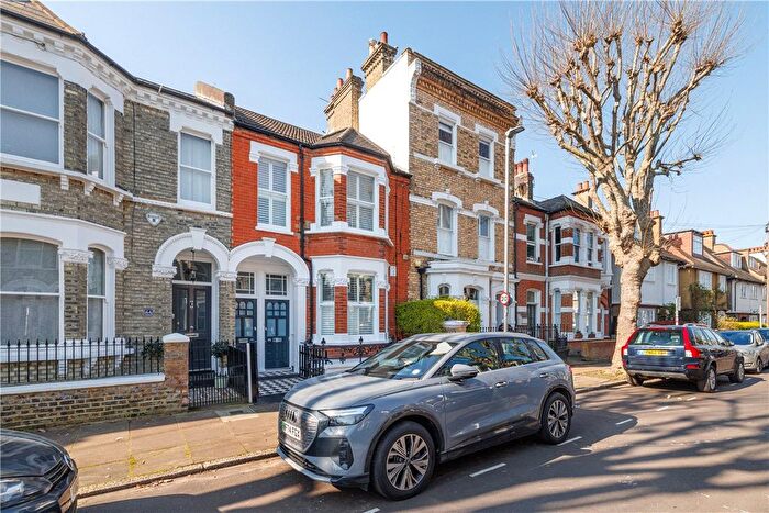 2 Bedroom Flat For Sale In Amerland Road, London, SW18