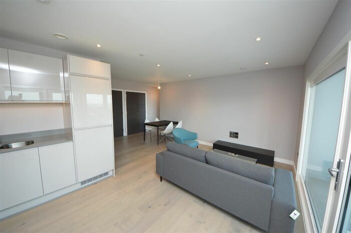 2 Bedroom Flat To Rent In Barking, Cambridge Road, Barking, IG11