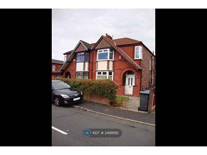 3 Bedroom Semi-Detached House To Rent In Rydal Avenue, Droylsden, M43