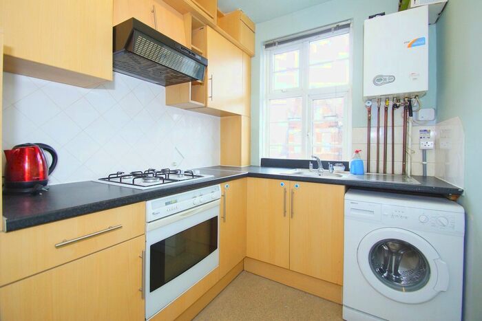 1 Bedroom Flat To Rent In Streatham Green, Streatham, SW16