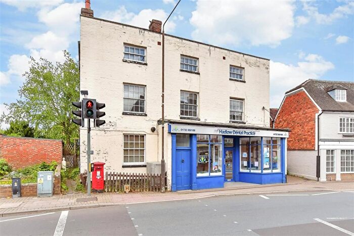 3 Bedroom Flat For Sale In High Street, Hadlow, Tonbridge, Kent, TN11