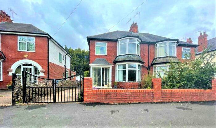 3 Bedroom Semi-Detached House To Rent In Allderidge Avenue, Hull, HU5
