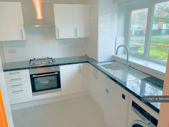 3 Bedroom Terraced House To Rent In Routh Lane, Tilehurst, Reading, RG30