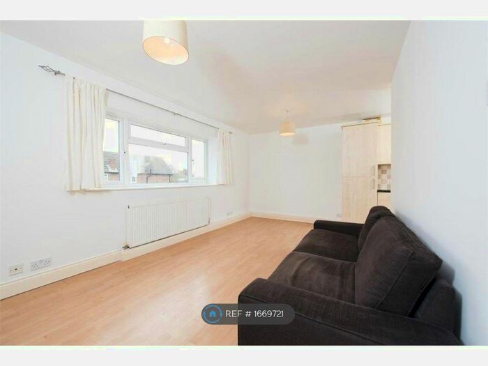 2 Bedroom Flat To Rent In Station Approach, South Ruislip, Ruislip, HA4