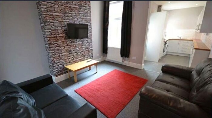 3 Bedroom Terraced House To Rent In Jarrom Street, Leicester, LE2