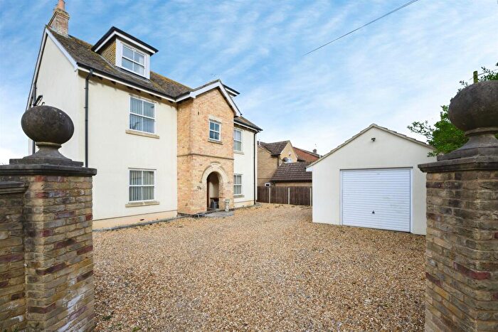 5 Bedroom Detached House For Sale In Oilmills Road, Ramsey, Huntingdon, PE26