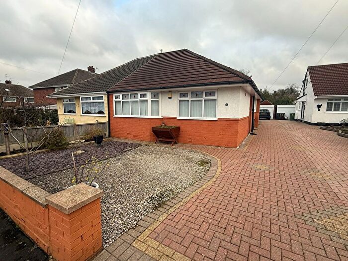 2 Bedroom Semi Detached Bungalow For Sale In Howells Close, Maghull, L31