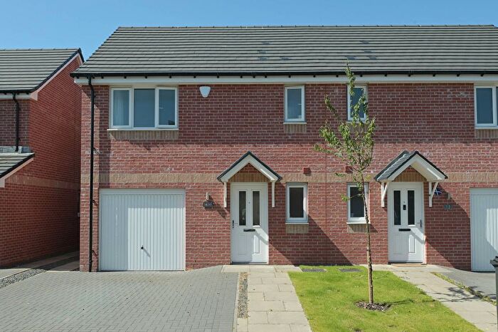 3 Bedroom Semi-Detached House For Sale In Thorne Road, Kirkton Campus, Livingston, EH54