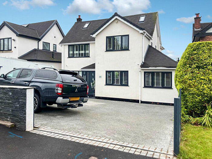 5 Bedroom Detached House To Rent In New Inn Lane, Trentham, Stoke-on-Trent, ST4