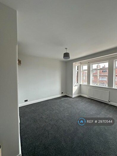 2 Bedroom Maisonette To Rent In Laburnum Grove, Portsmouth, PO2