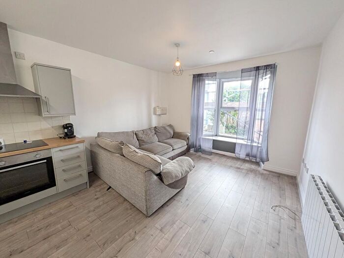 1 Bedroom Flat To Rent In Crescent Road, Llandeilo, SA19