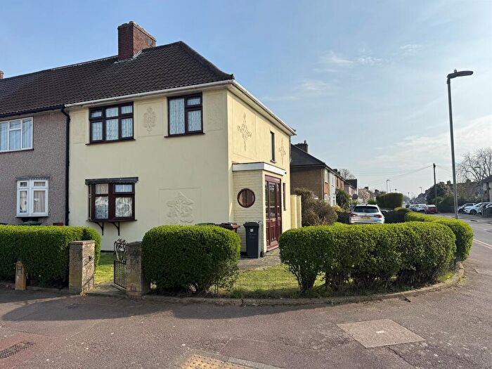 3 Bedroom Semi Detached House For Sale In Sheppey Road, Dagenham, RM9