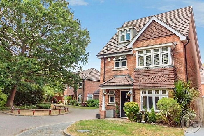 4 Bedroom Detached House For Sale In Faringdon Road, Earley, RG6