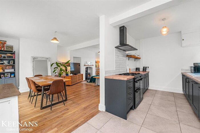 3 Bedroom Semi Detached House For Sale In Brook Avenue, Swinton, Manchester, M27