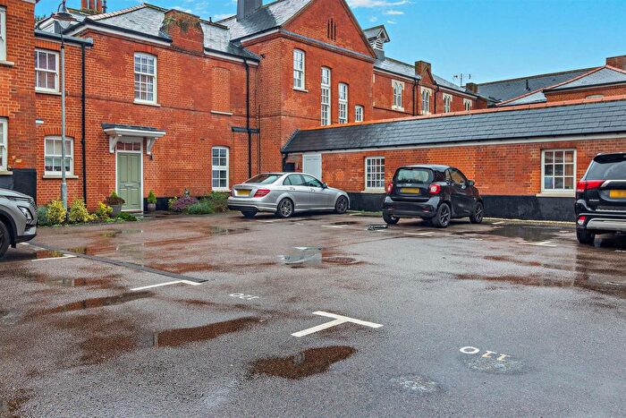 2 Bedroom Flat For Sale In Mary Munnion Quarter, Chelmsford, CM2