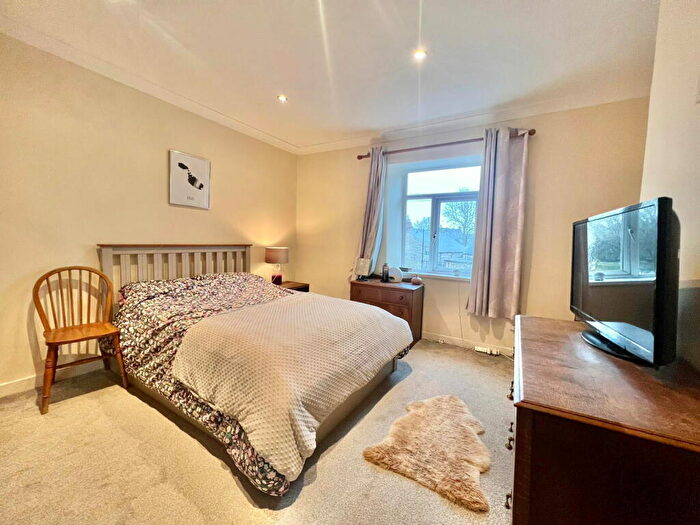 2 Bedroom Cottage For Sale In Barwick In Elmet, The Cross, Leeds, LS15