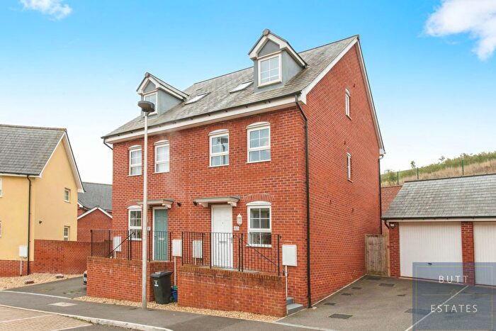 4 Bedroom Semi-detached House For Sale In Old Park Avenue, Exeter, EX1
